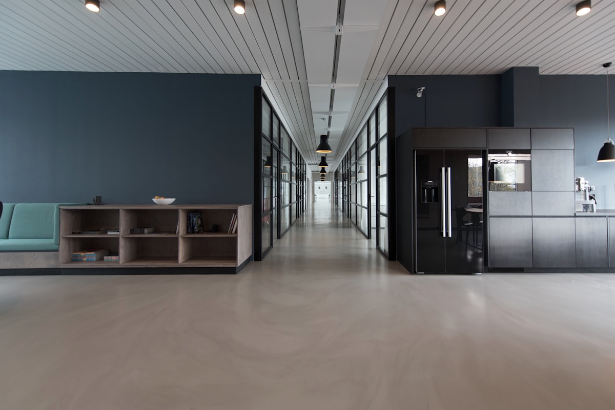 Modern workspace for launching a hosted site